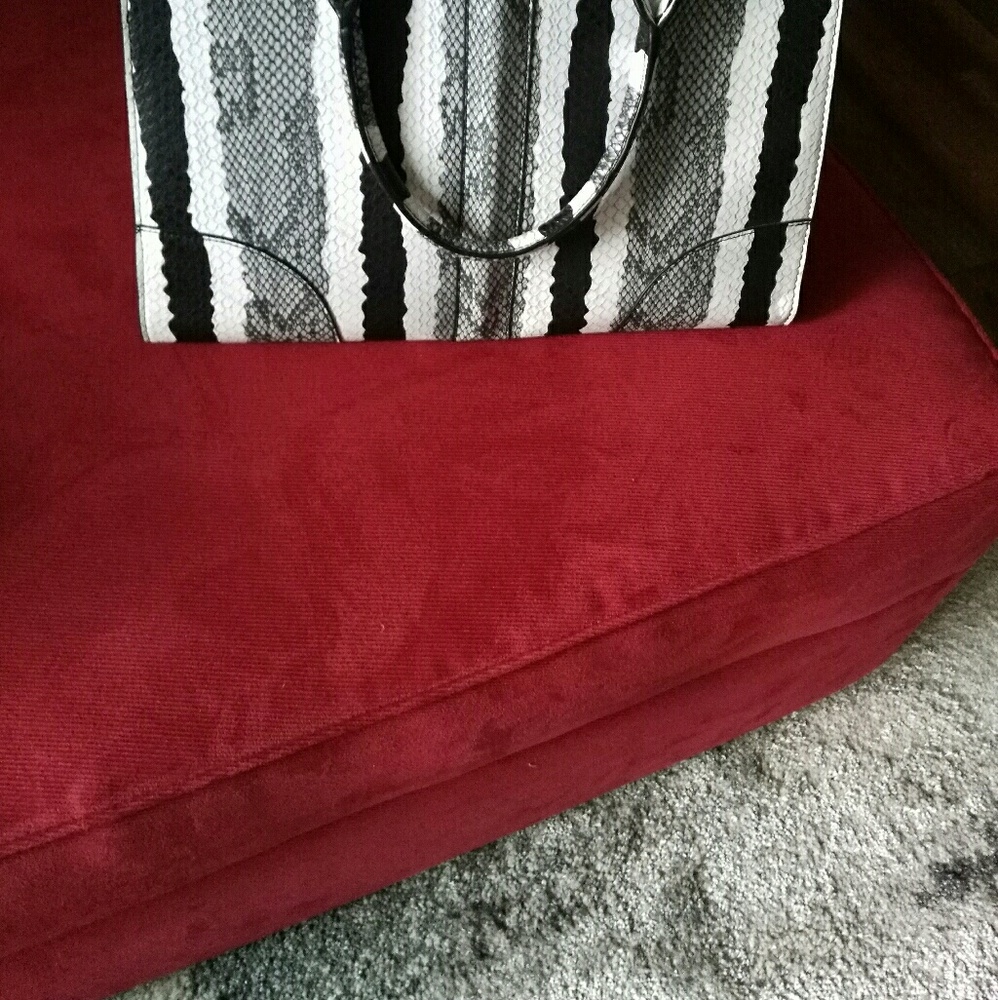 Handbag by Galian